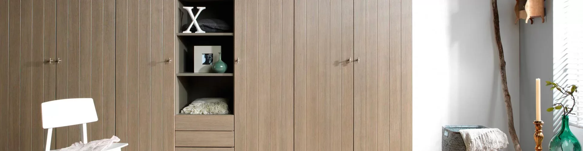 943-maatwerkkasten_draaideurkast-header.webp 943-maatwerkkasten_draaideurkast-header.webp